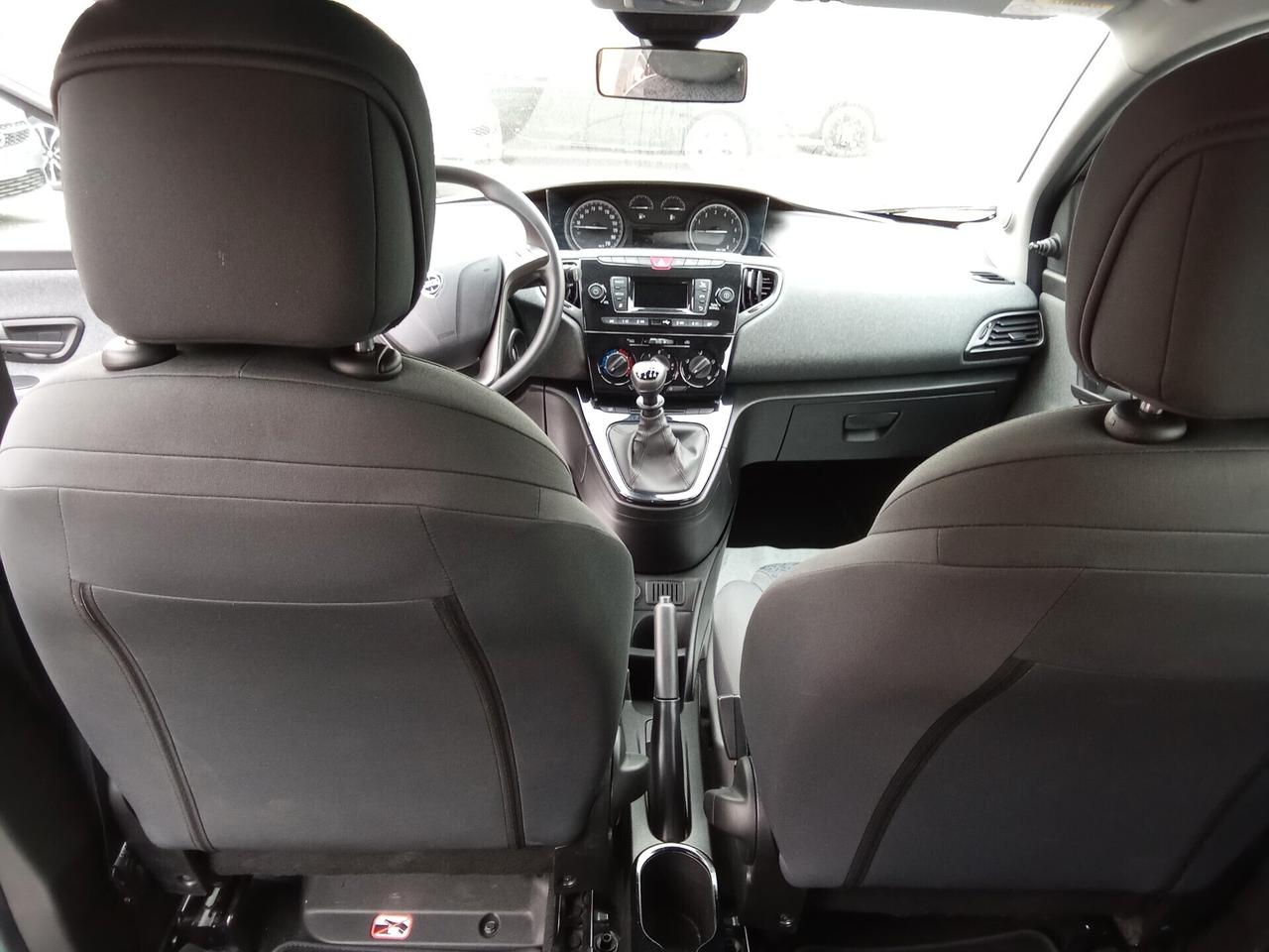 Lancia Ypsilon 1.0 FireFly 5 porte S&S Hybryd Gold