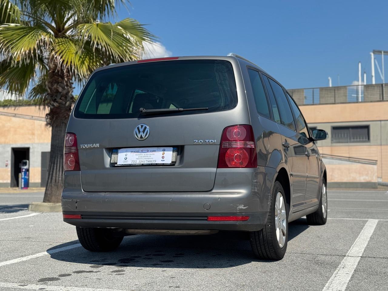 Volkswagen Touran 2.0TDI DSG 140 CV 7 POSTI HIGHLINE 12 MESI DI GARANZIA