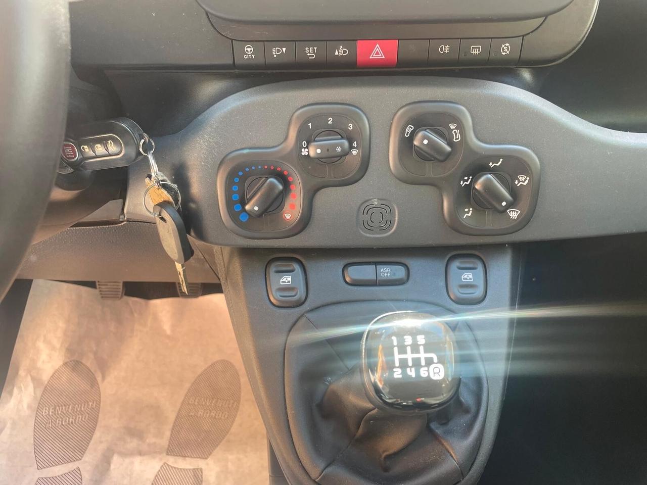 Fiat Panda 1.0 FireFly S&S Hybrid Garmin