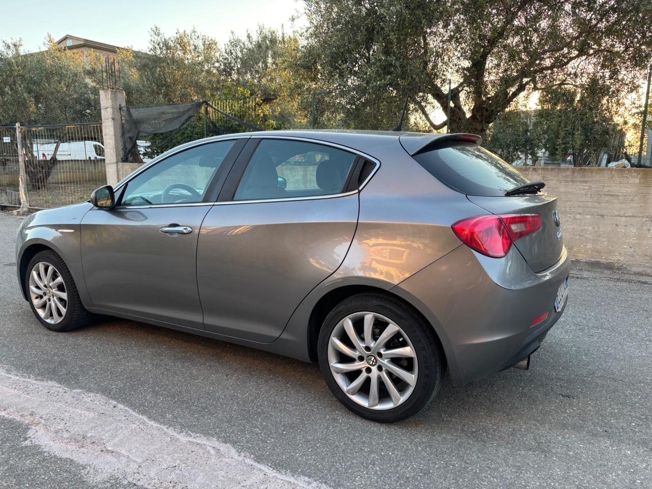 Alfa Romeo Giulietta 1.6 JTDm-2 105 CV Exclusive