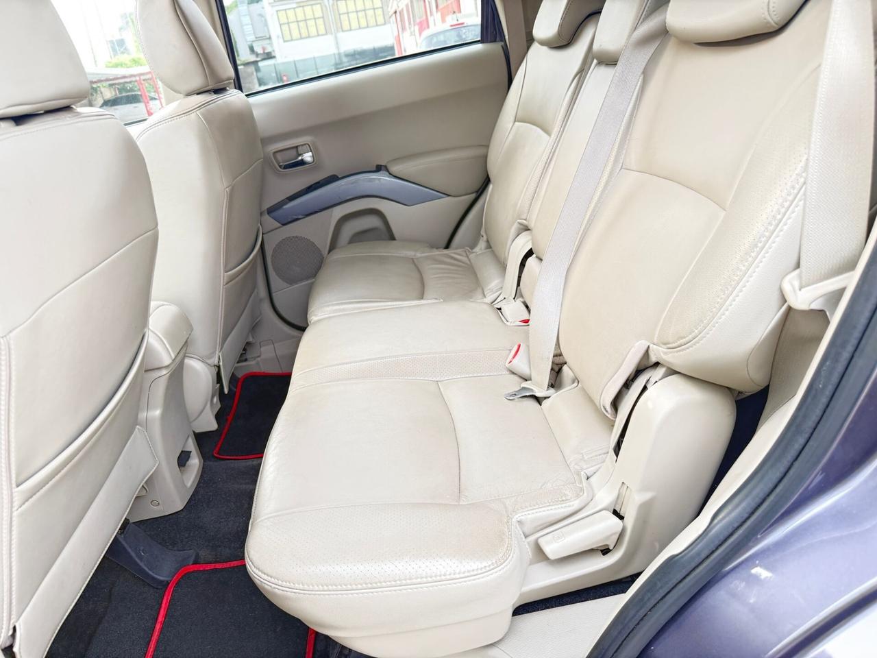 Mitsubishi Outlander 2.4 MIVEC Instyle 7 p.ti