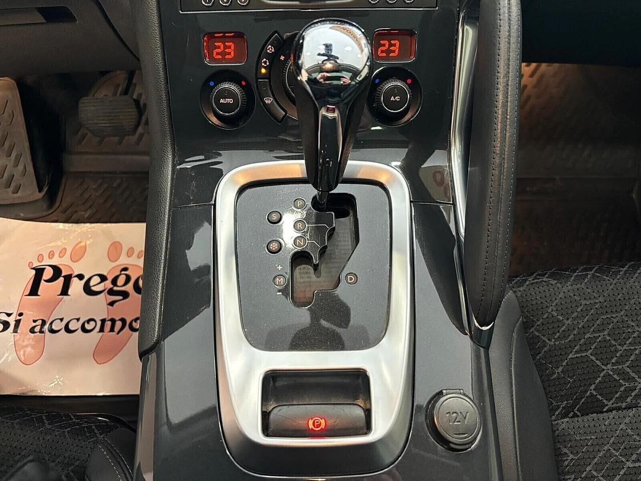 Peugeot 3008 1.6 HDI 120CV **TETTO*CAMBIO AUTOMATICO