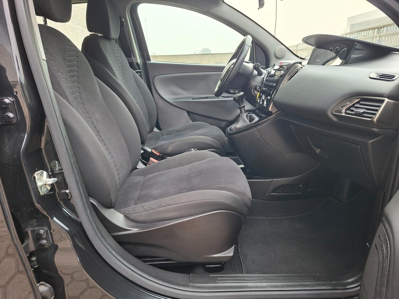 Lancia Ypsilon 1.2 Platinum *EURO 6B*