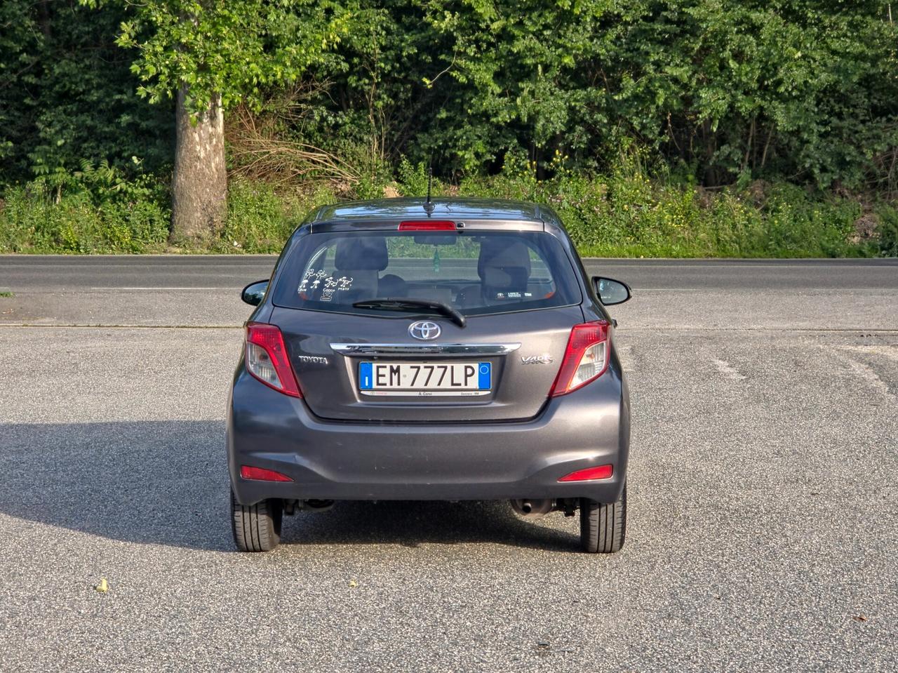 Toyota Yaris 1.0 5 porte Lounge CV-69 E5B Manuale NEO