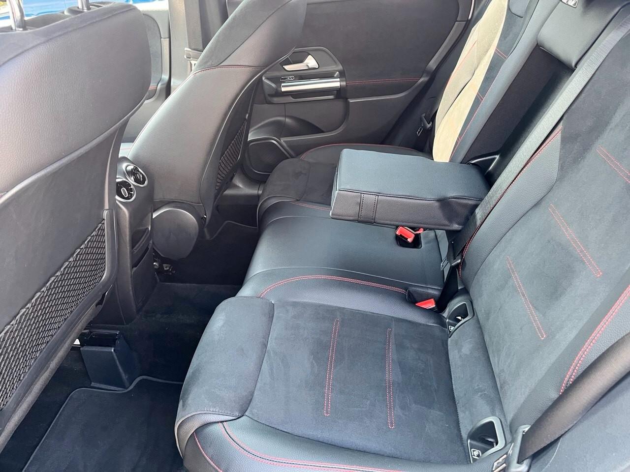 Mercedes-benz B 180 B 180 d Automatic