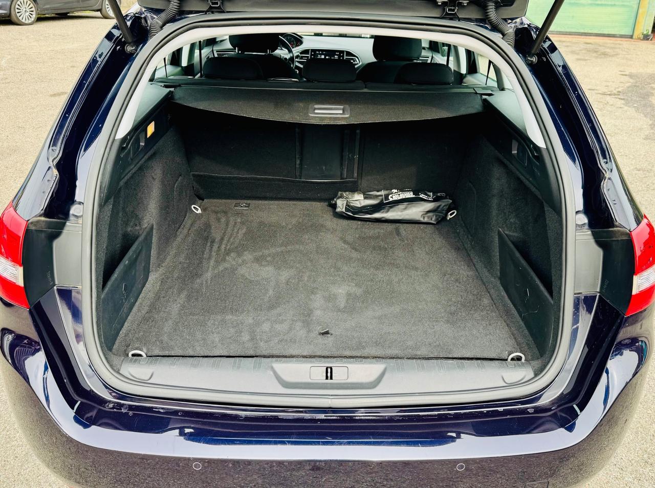 Peugeot 3008 BlueHDi 120 S&S Business