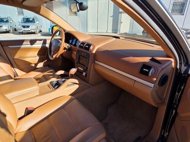 Porsche CAYENNE 3.2 V6 -UNI PRO -