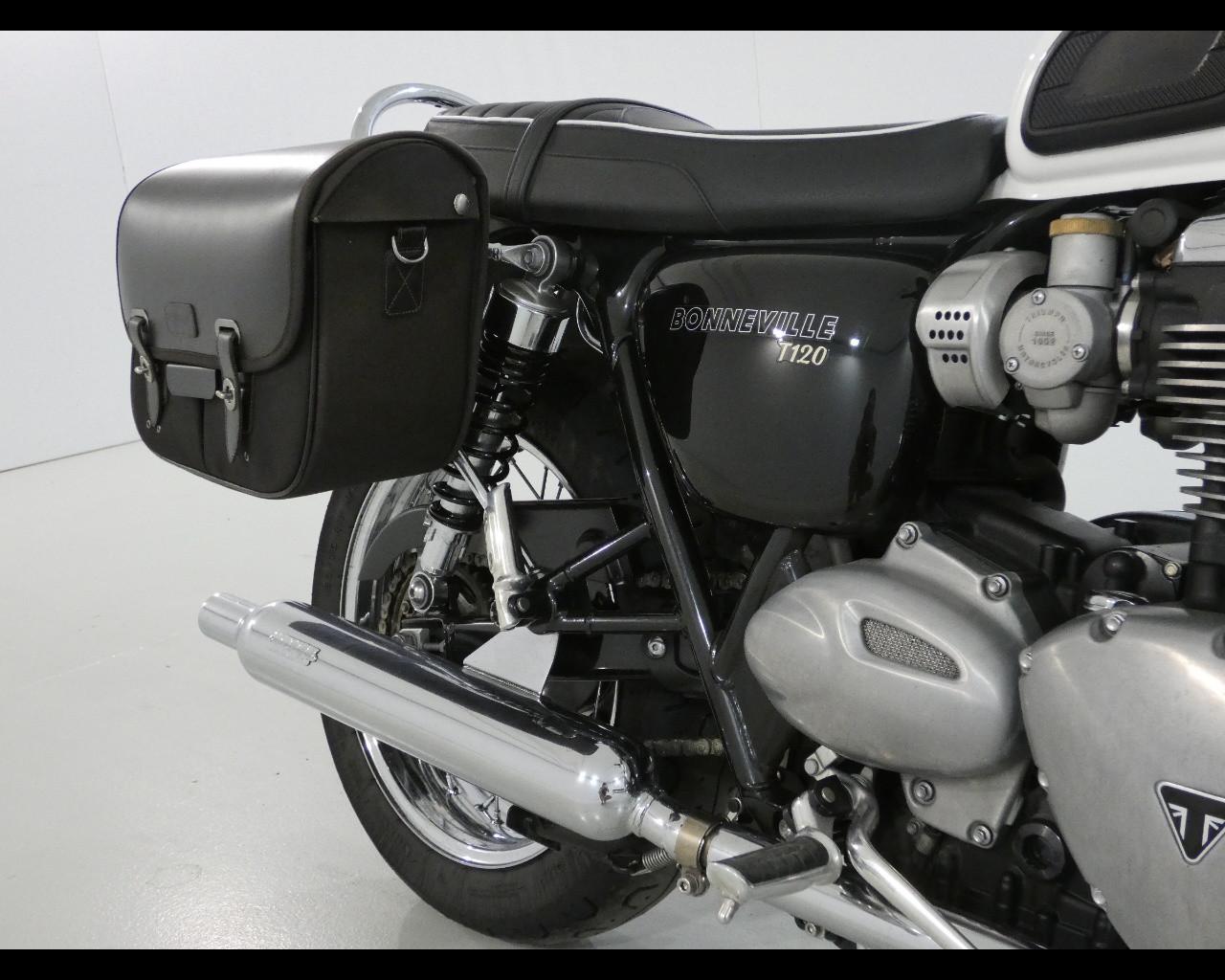 TRIUMPH Bonneville - T120