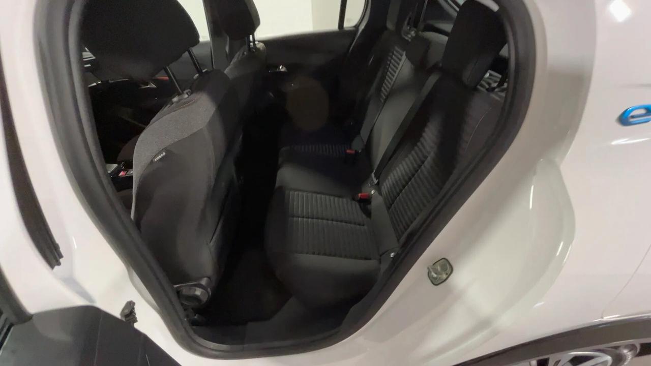 Peugeot 208 motore elettrico 136 CV 5 porte Active