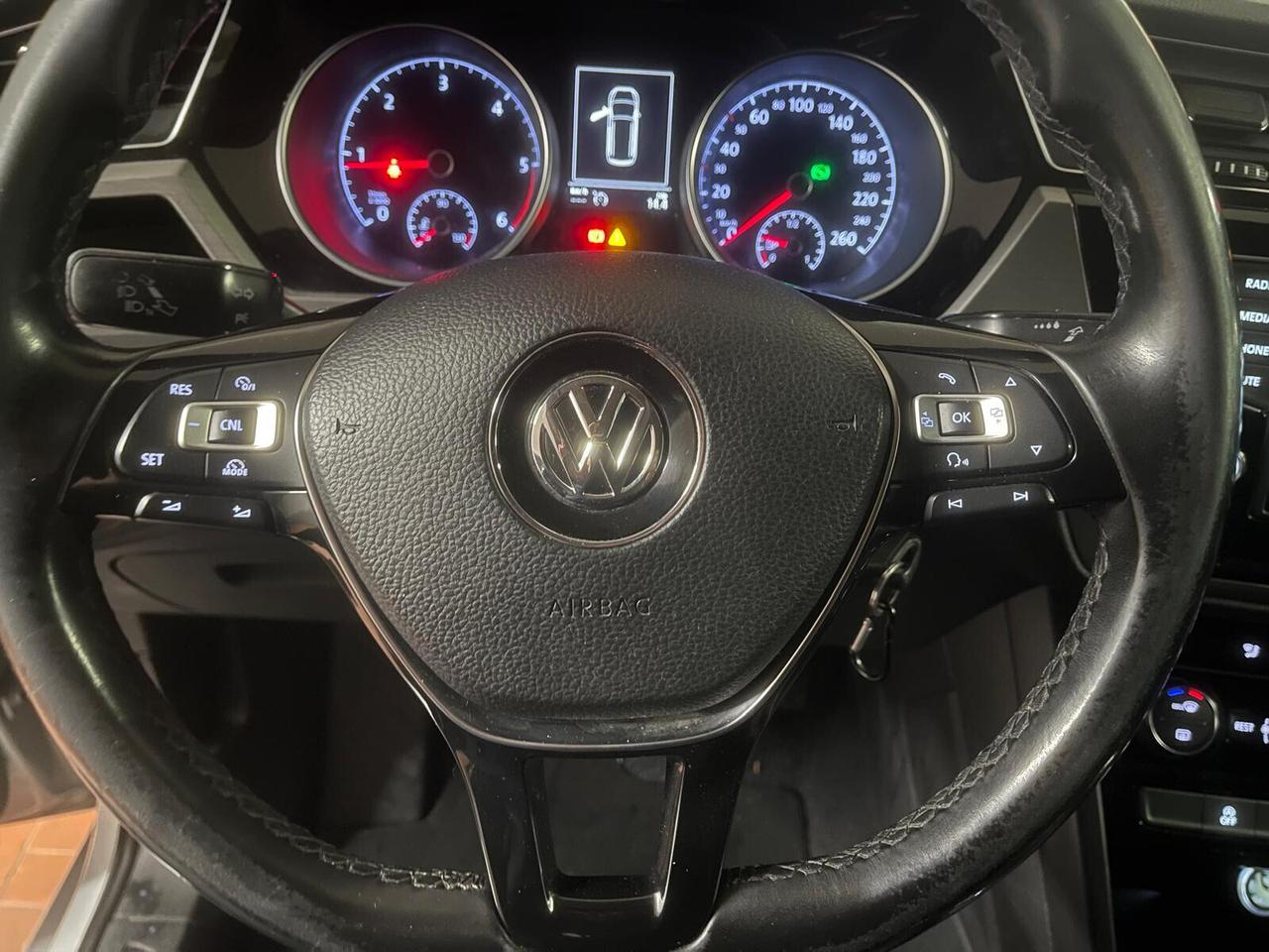 Volkswagen Touran 1.6 TDI 115 CV SCR DSG Executive BlueMotion Tech.