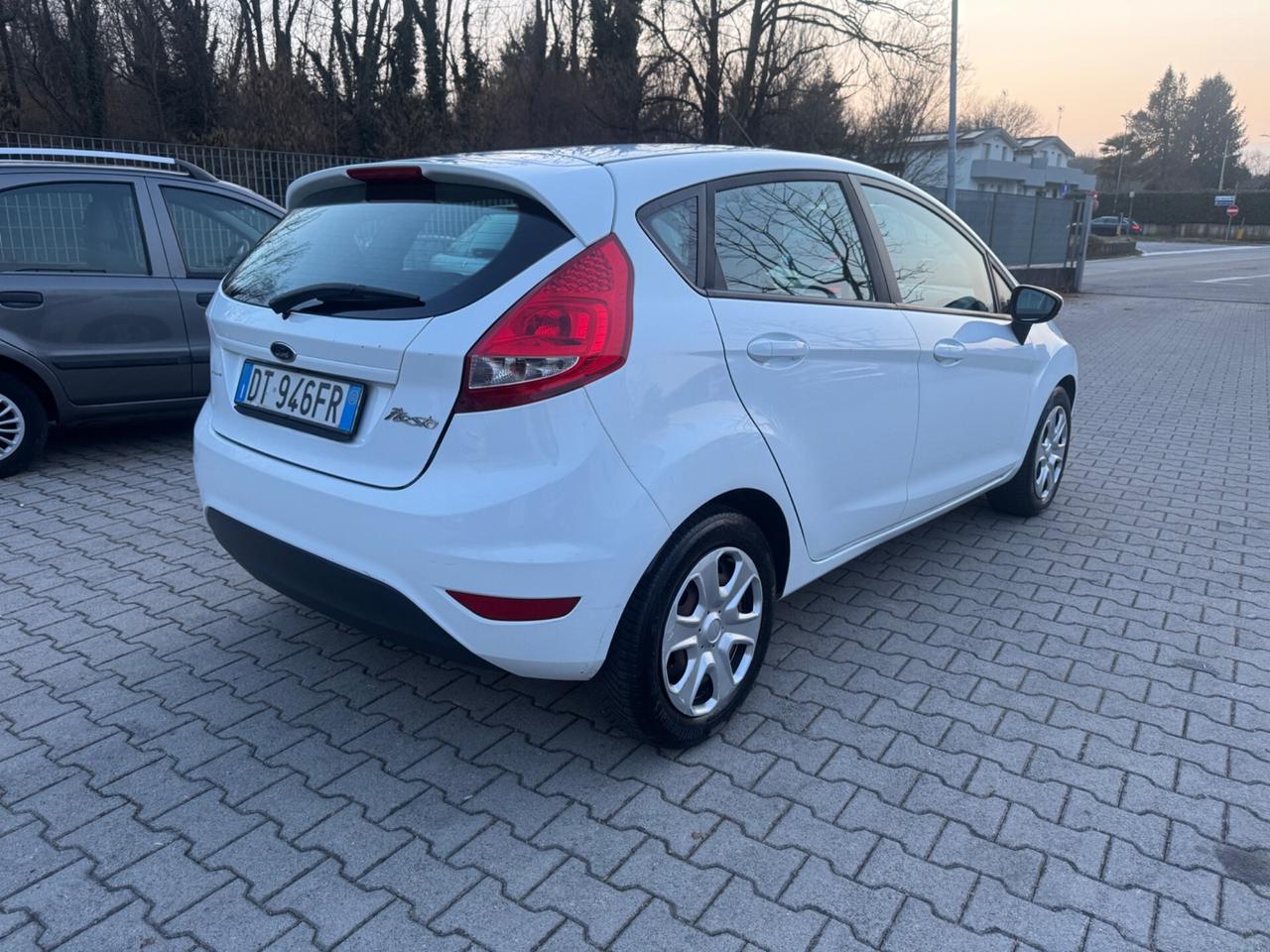 Ford Fiesta 1.2 16V 5p. Ghia