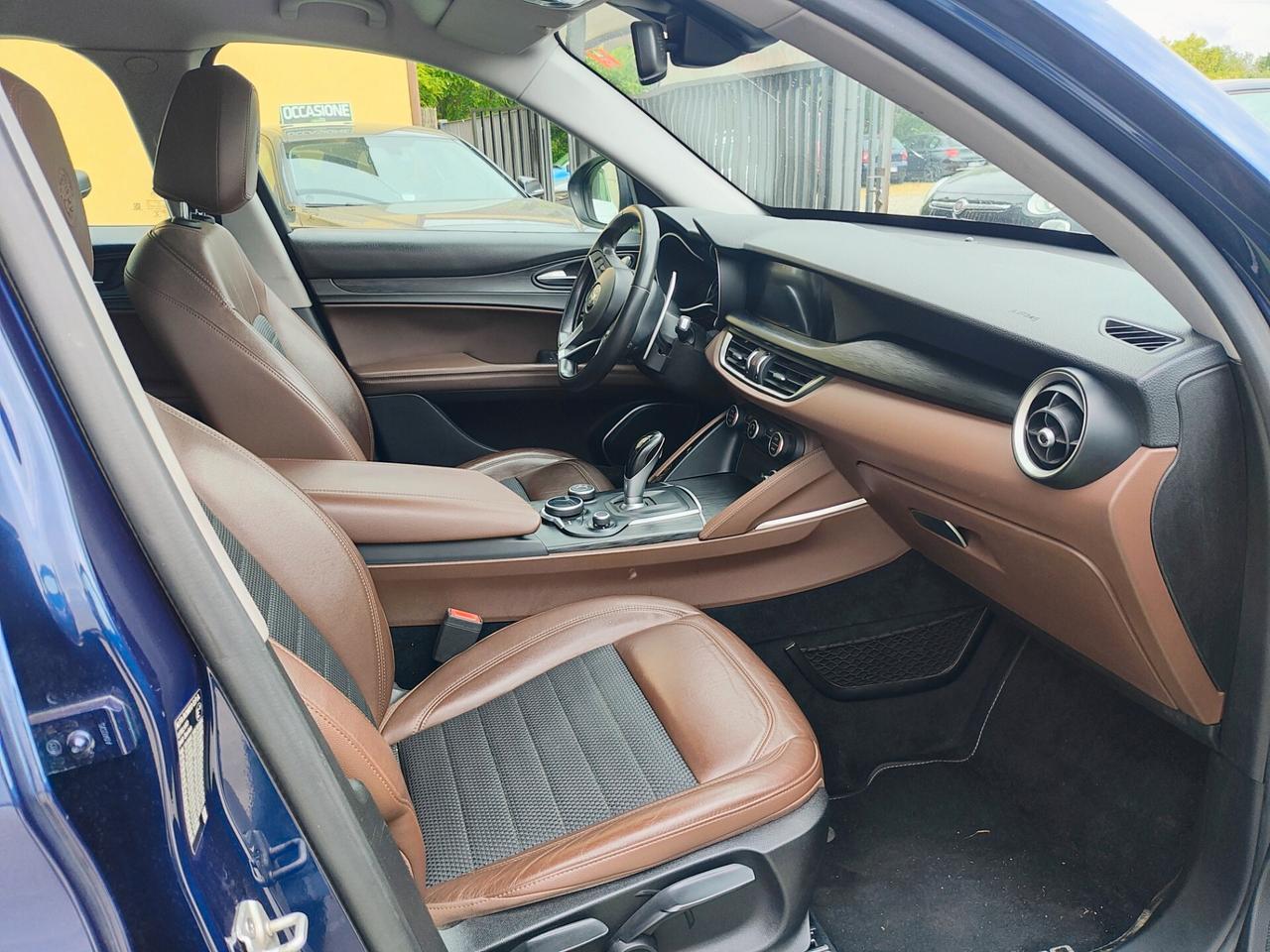 Alfa Romeo Stelvio 2.2 Turbodiesel 180 CV AT8 RWD Super