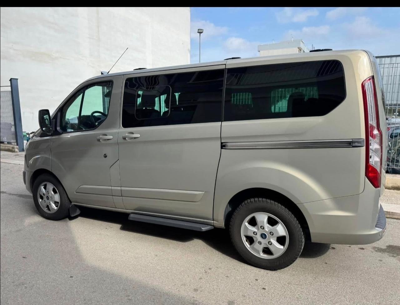 Ford Tourneo Custom 300 2.2 TDCi 155CV PL Titanium