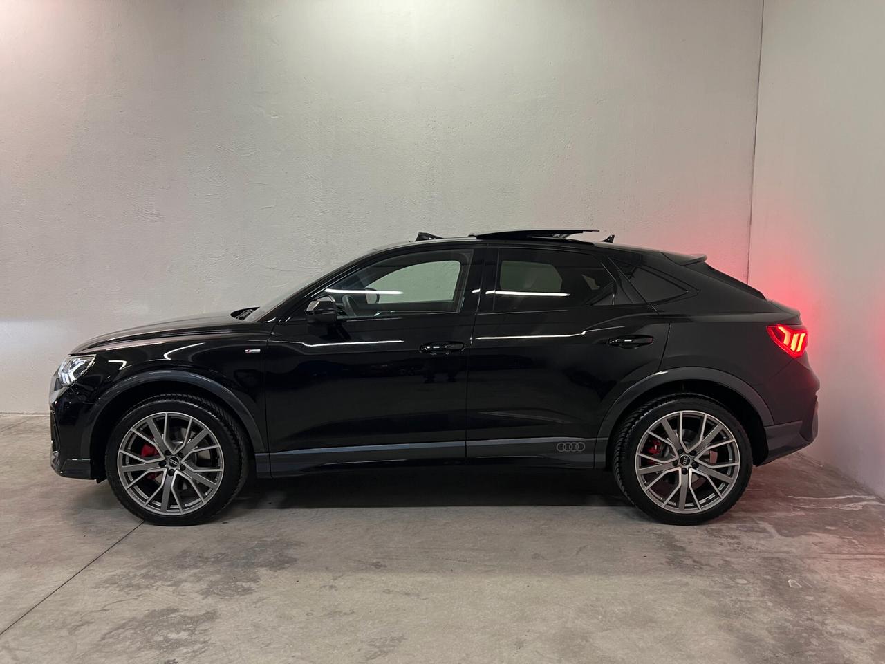 Audi Q3 Spb 45 Tfsi 245 Cv Quattro Identity Black Tetto