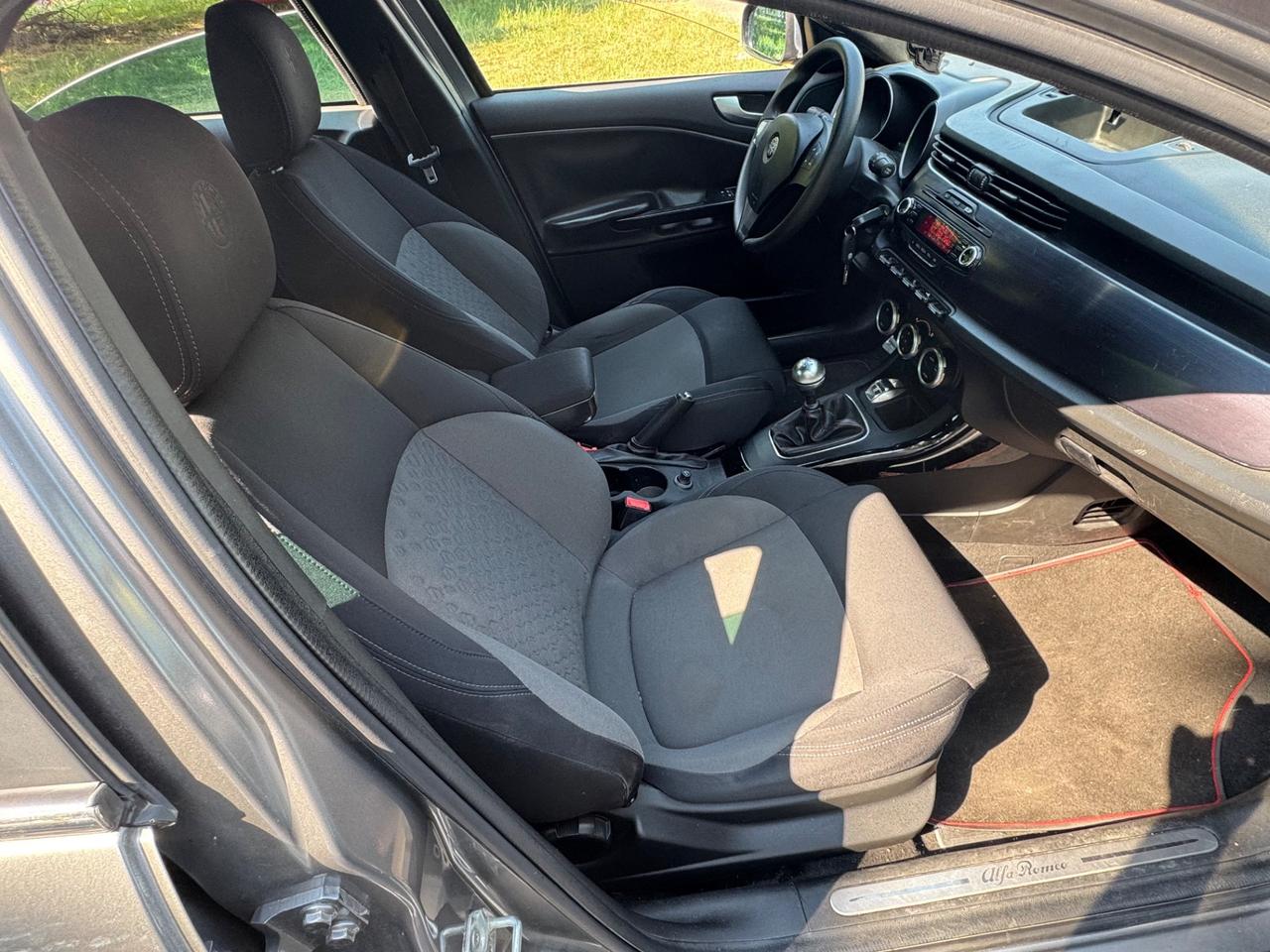 Alfa Romeo Giulietta 2.0 JTDm-2 Distinctive 2012