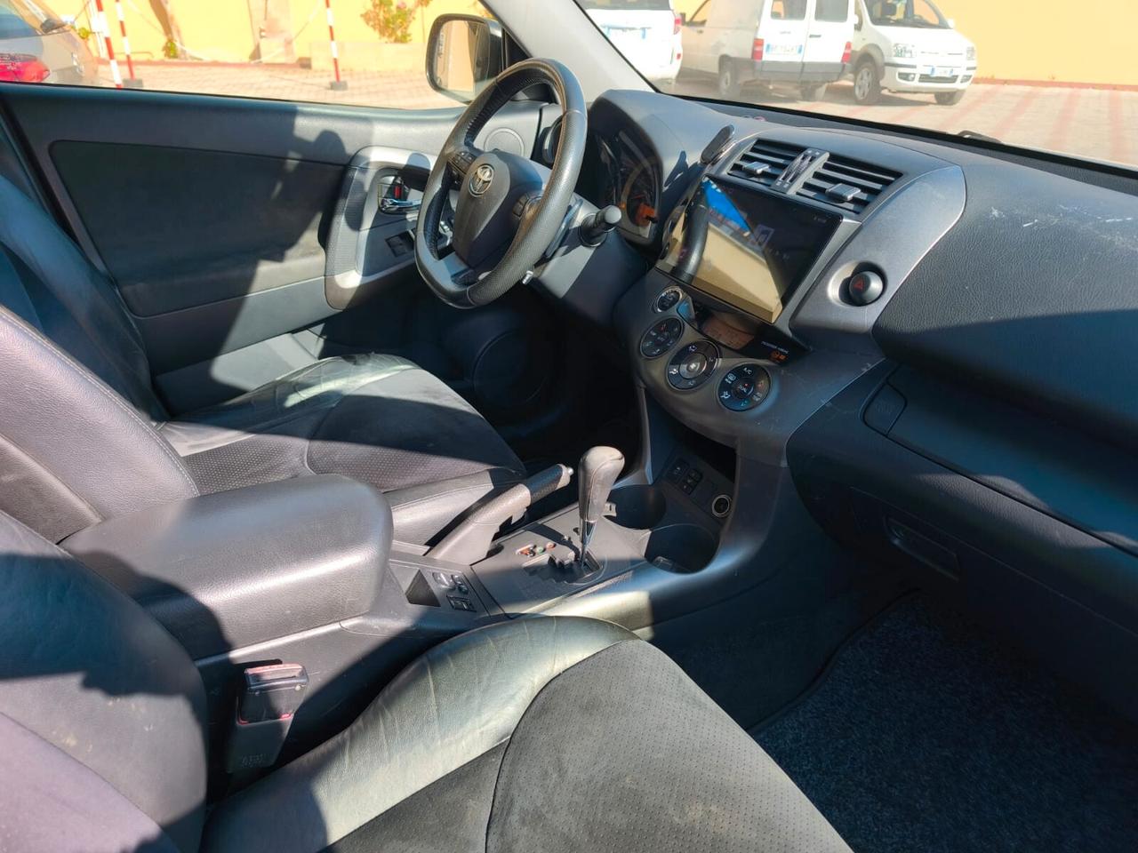 Toyota RAV 4 2.2 D-CAT 180HP