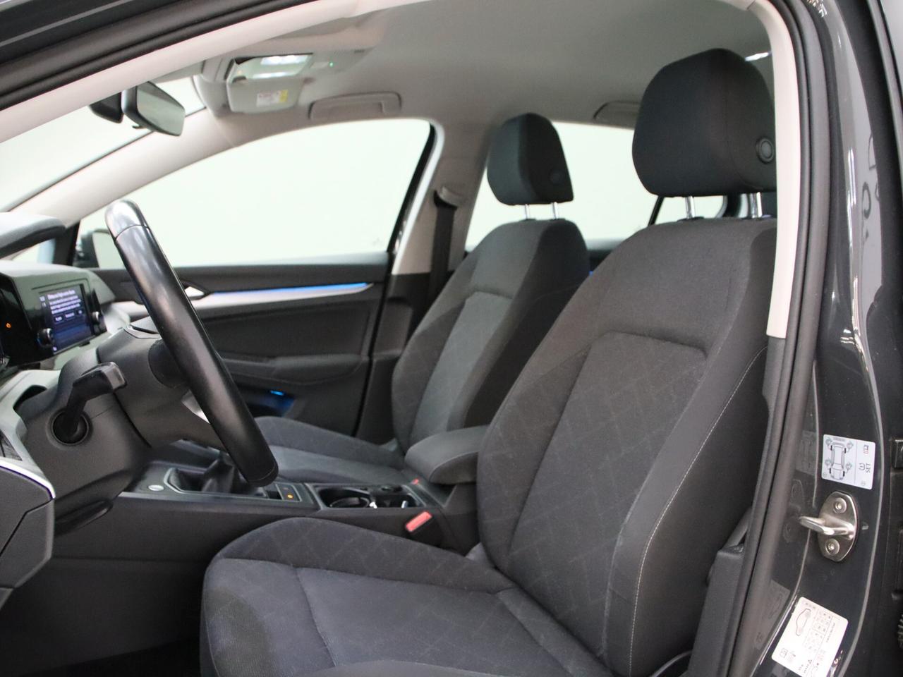 VOLKSWAGEN GOLF VIII 2020 1.0 tsi evo Life 110cv NEOPATENTATI IVA ESPOSTA