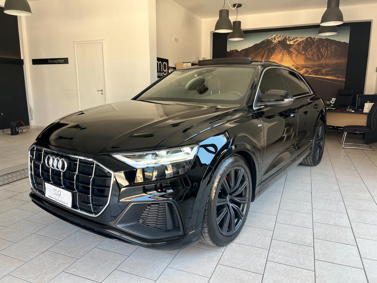 Audi Q8 45 TDI S LINE TETTO-FULL-BLACK