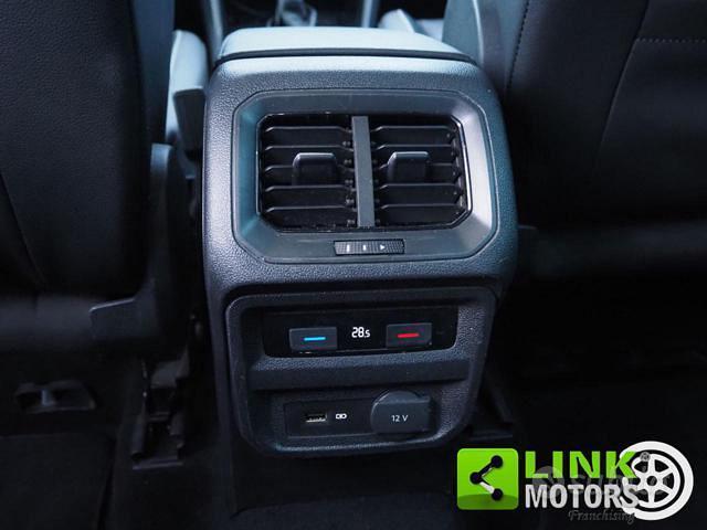 VOLKSWAGEN Tiguan 2.0 TDI SCR DSG Business BlueM