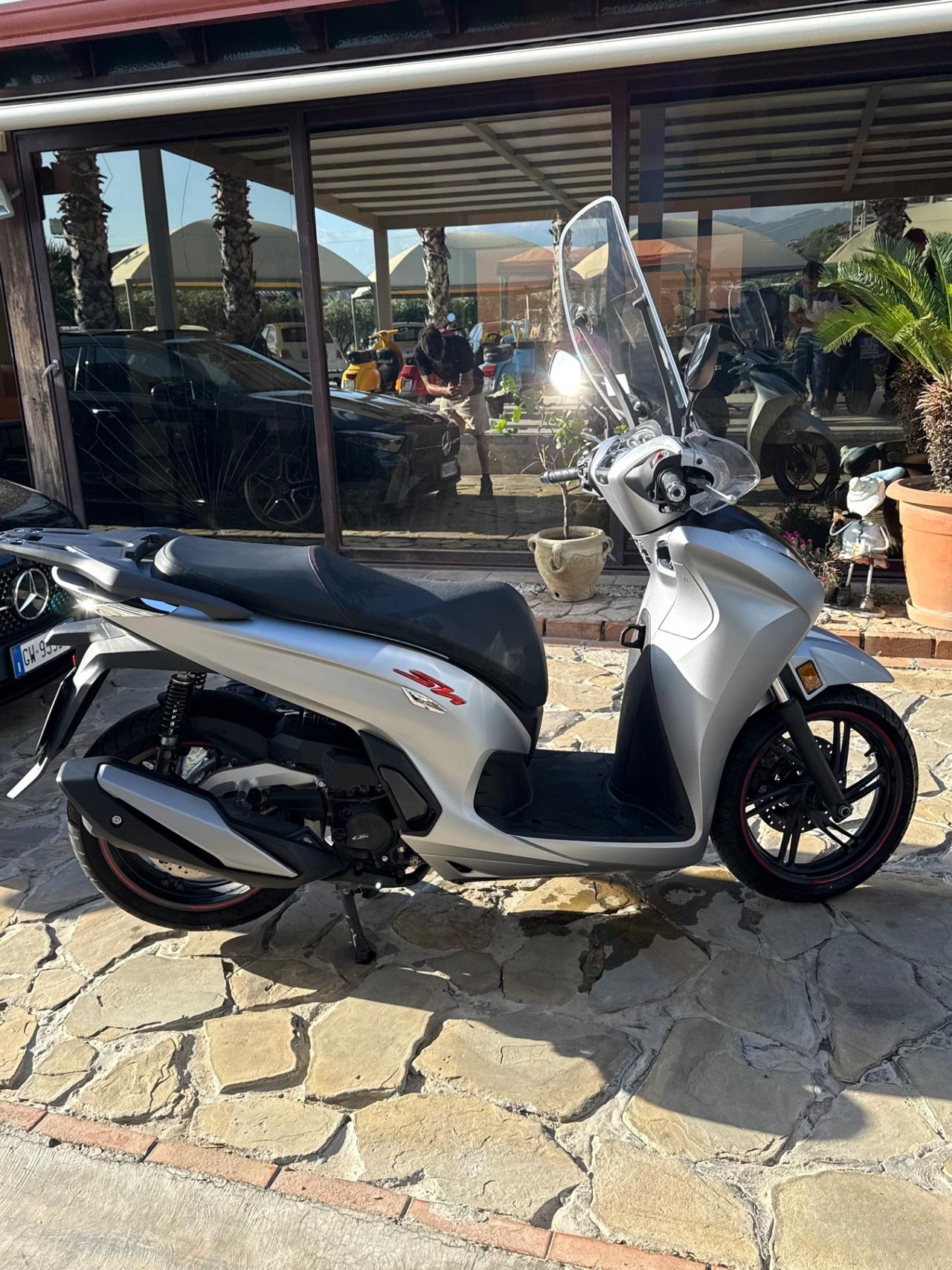Honda SH 350 SPORT