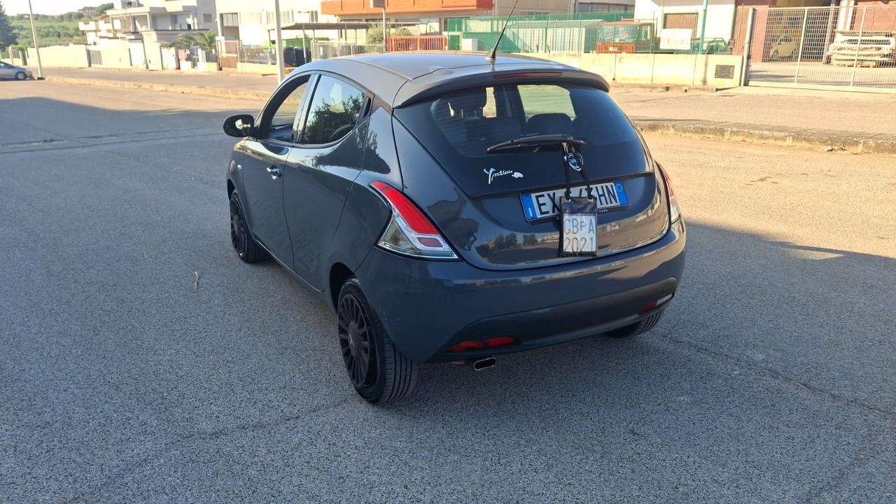 Lancia Ypsilon 1.2 69 CV 5 porte S&S Elefantino