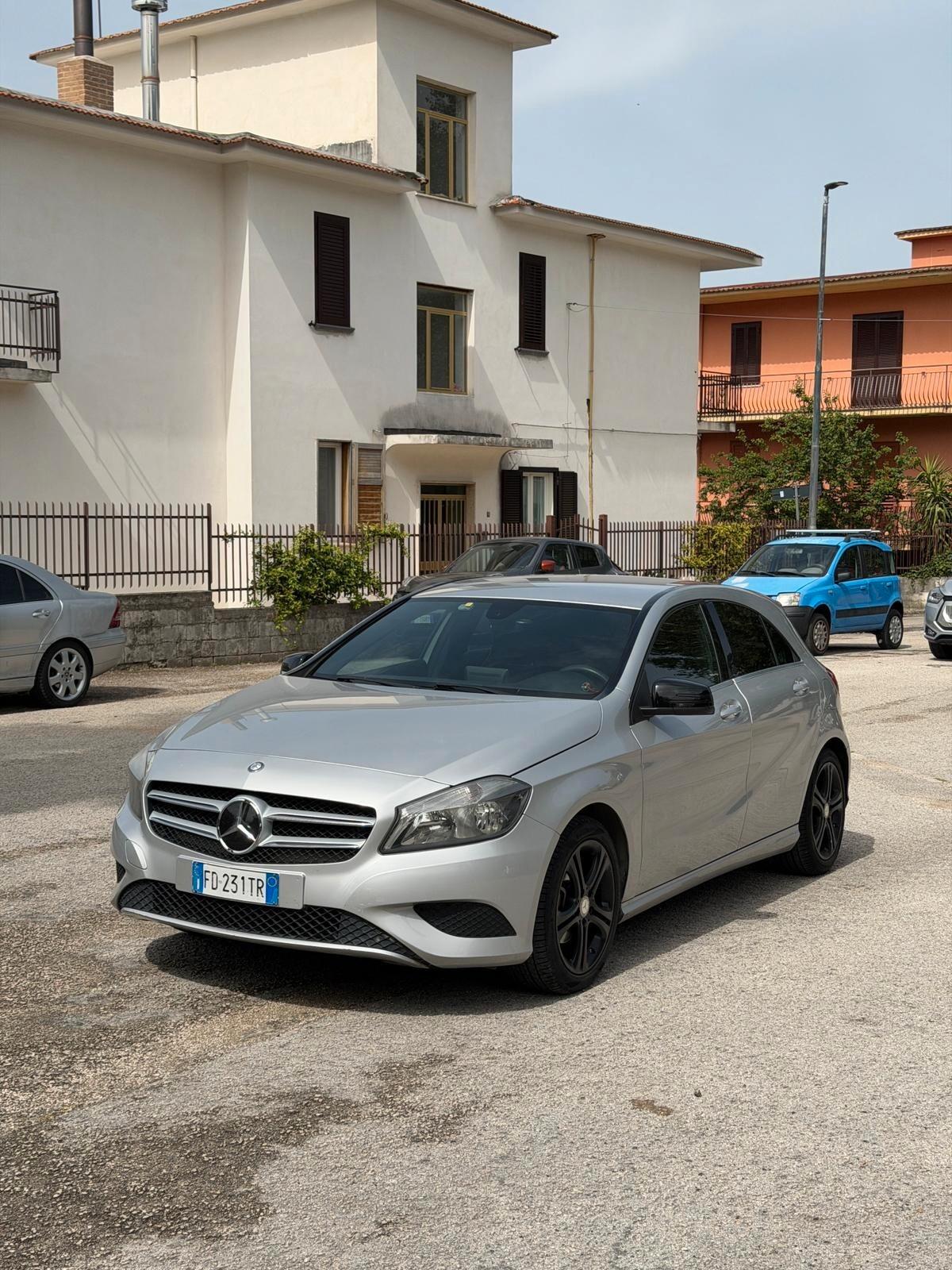 Mercedes-benz A 180D Business 2016