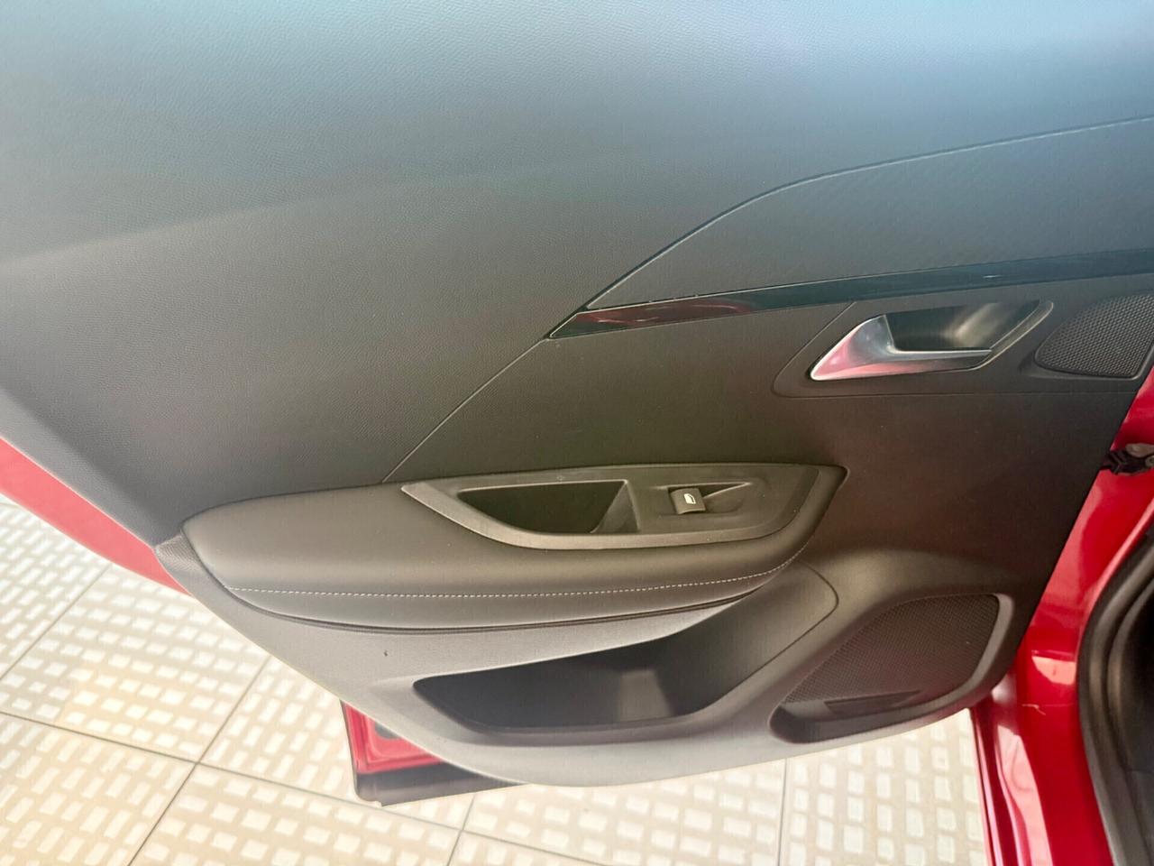 Peugeot 2008 1.5 Diesel 102Cv Allure