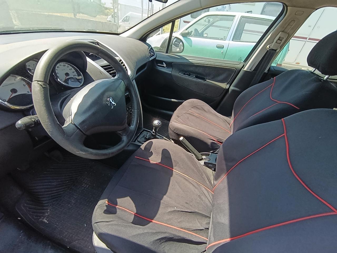 Peugeot 207 1.6 HDi 110CV 5p. Féline