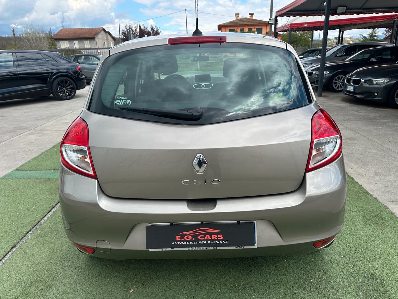 Renault Clio 5P*1.2*16V*LUXE*NAVI*CRUISE*SOLO 38.000KM*