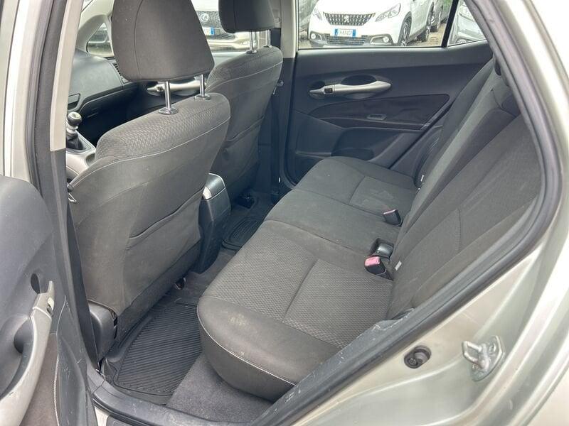 Toyota Auris 2.2 D-Cat 5 porte