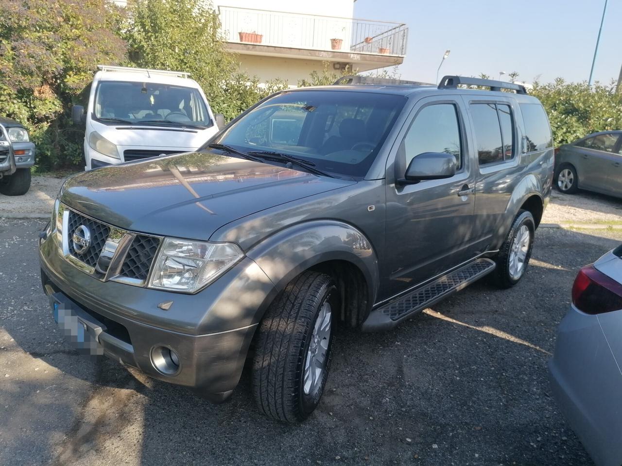 Nissan Pathfinder 2.5 dCi SE