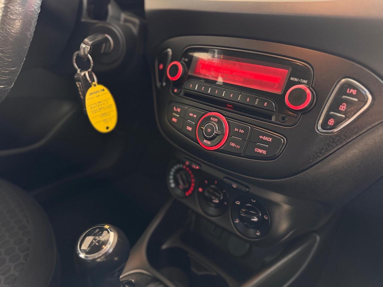 Opel Corsa 1.4 90CV GPL 5 porte Cosmo