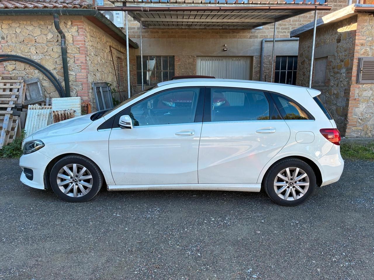 Mercedes-benz B 180 d Premium