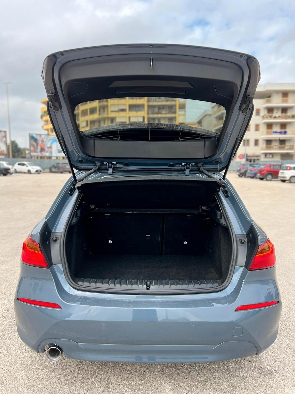 Bmw 116 116d 5p. Business Advantage