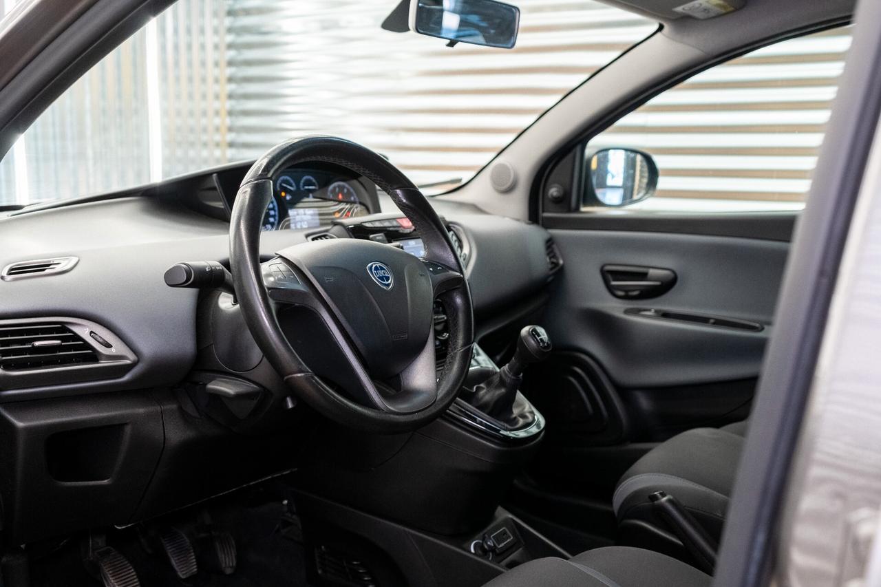 Lancia Ypsilon 1.3 MJT 95 CV Platinum PERMUTA