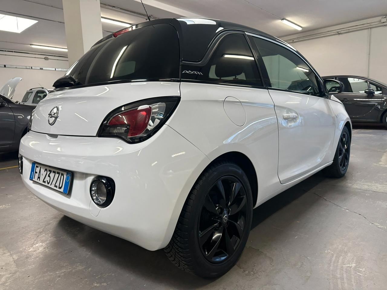 Opel Adam 1.2 70 CV Jam