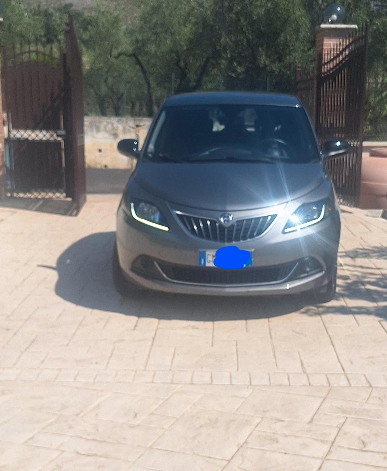 Lancia Ypsilon 1.0 FireFly 5 porte S&S Hybrid Silver Plus