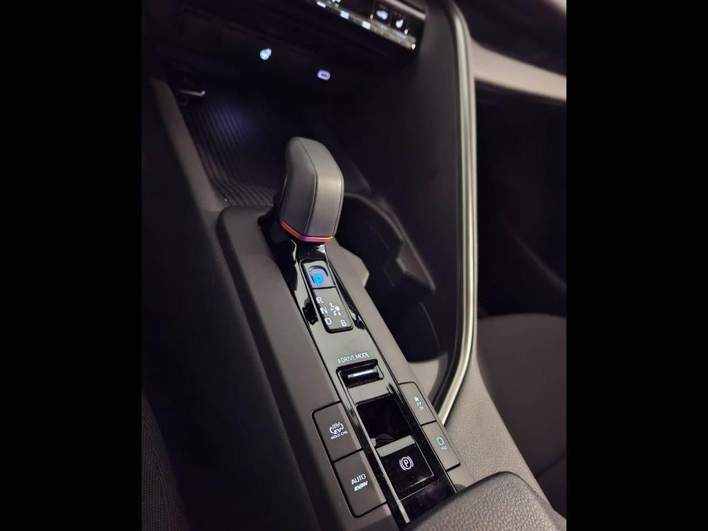 Toyota C-HR 2.0 PHEV Active FWD e-CVT