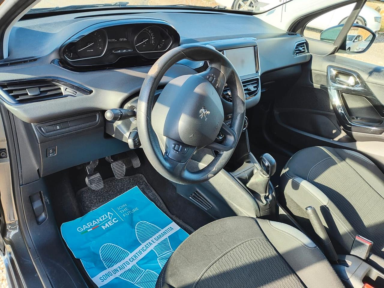 Peugeot 208 BlueHDi 75 5 1.6hdi adatta per neopatentati