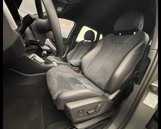 AUDI Q3 35 TDI S tronic Business Advanced