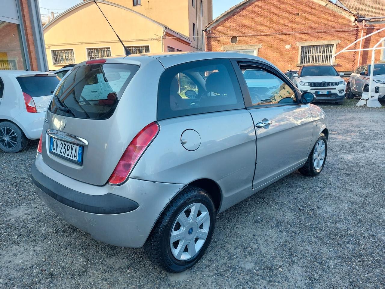Lancia Ypsilon 1.2 Argento OK NEOPATENTATI 125000KM