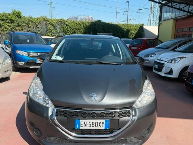 Peugeot 208 1.4 HDi 68 CV 5 porte Allure