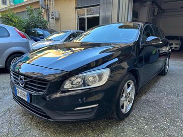 VOLVO V60 D2 Geartronic Momentum