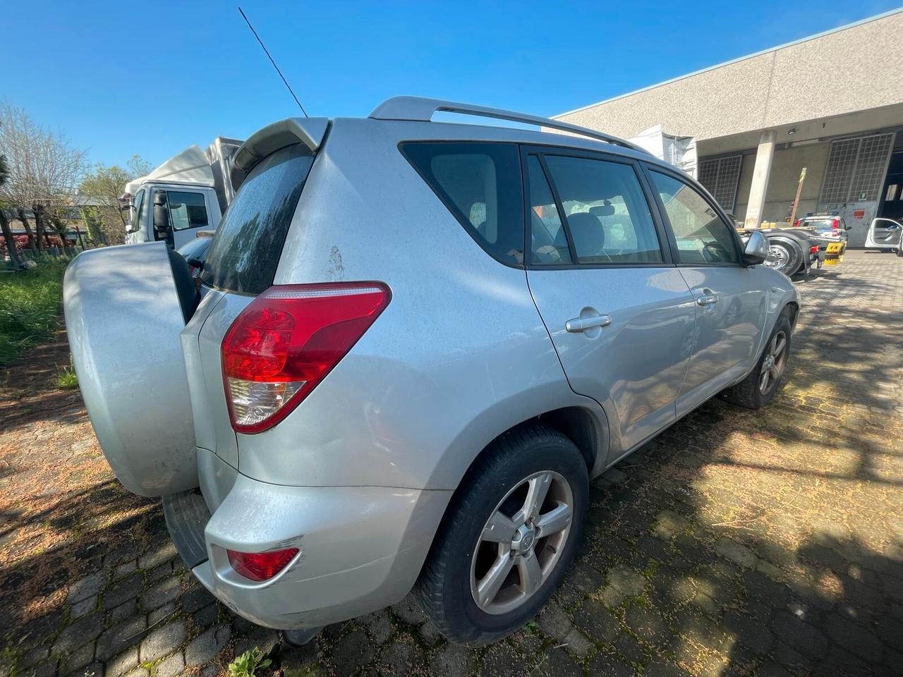 Toyota RAV 4 RAV4 2.2 D-4D 136 CV Luxury PER COMMERCIANTI