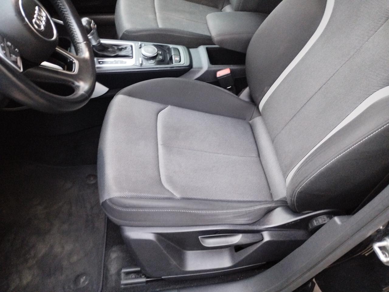 Audi Q2 30 TDI S tronic Identity Black