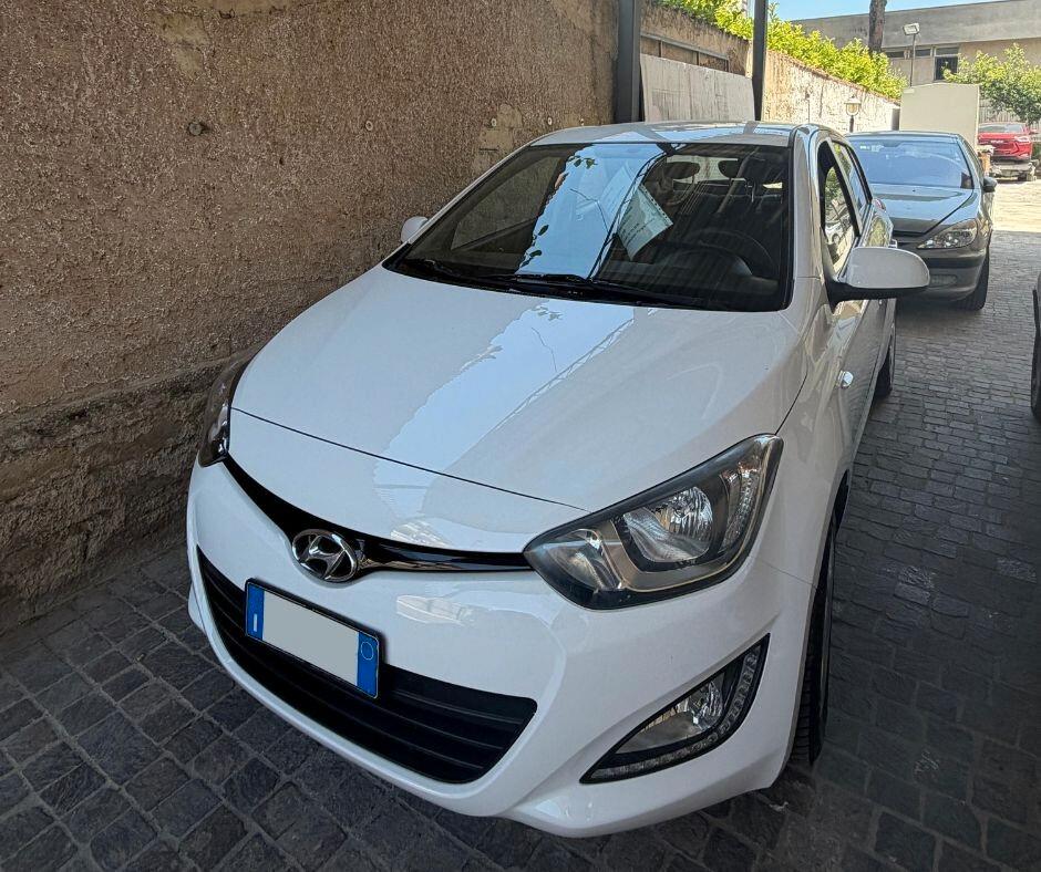 Hyundai i20 BENZINA
