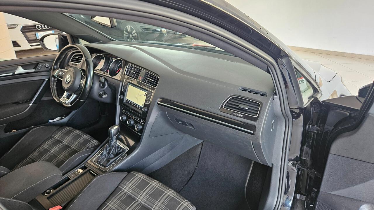 Volkswagen Golf GTD 2.0 TDI DSG 5p. Tetto Apribile