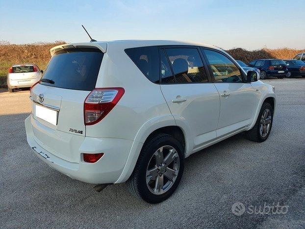 Toyota RAV4 2.2 D 150CV 4WD 5p. Luxury