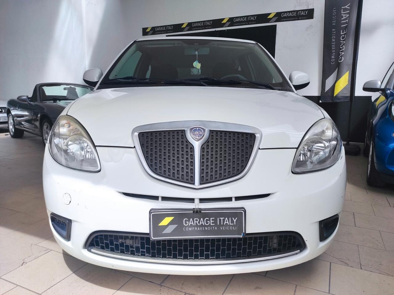 Lancia Ypsilon 1.2 Argento NEOPATENTATI
