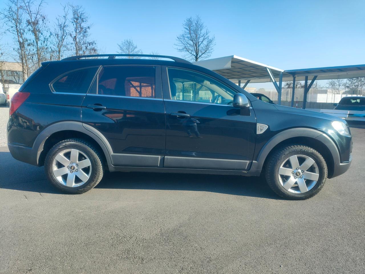 Chevrolet Captiva 2.0 VCDi 2WD 7 POSTI NEOPATENTATI